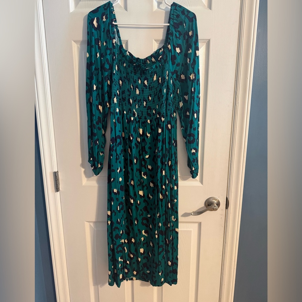 Crown & Ivy Dress Medium Teal Leopard Print Smocked‎ Boho Midi Long Sleeve